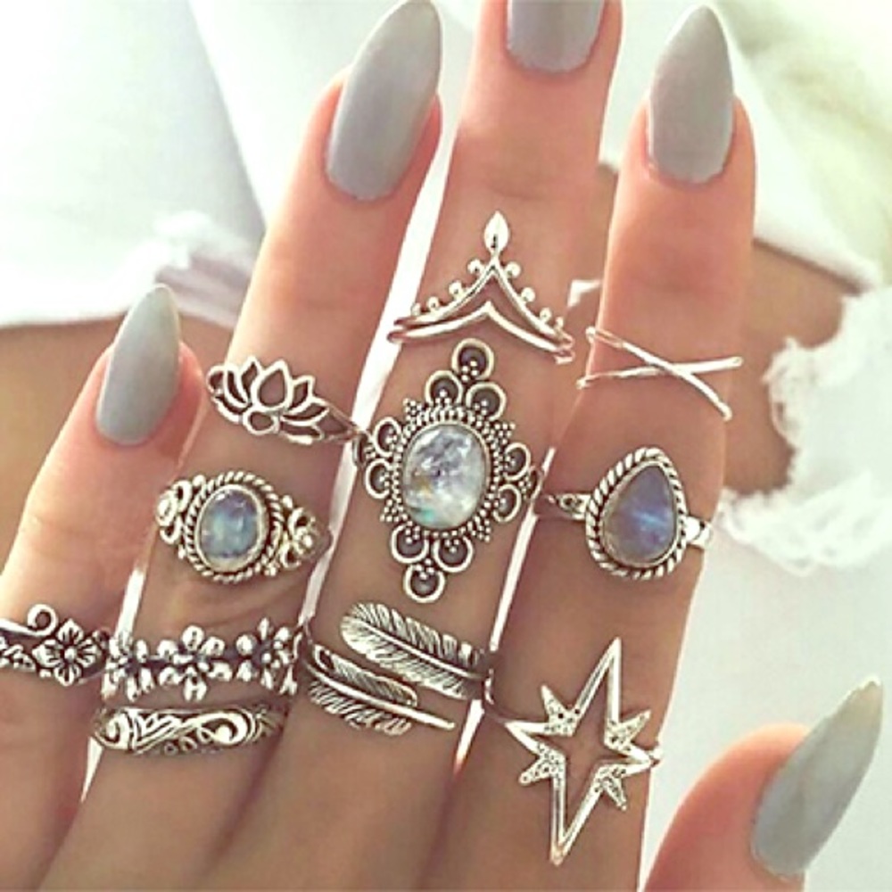Bohemian antique silver mood rings set! 🖤